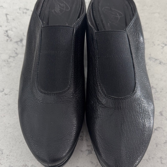 Donald J. Pliner Black Leather Clogs - Picture 8 of 8